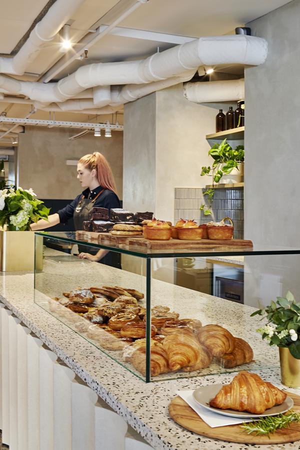 泰尔阿尔伯特公园湖公寓 墨尔本 外观 照片 A pastry chef at work